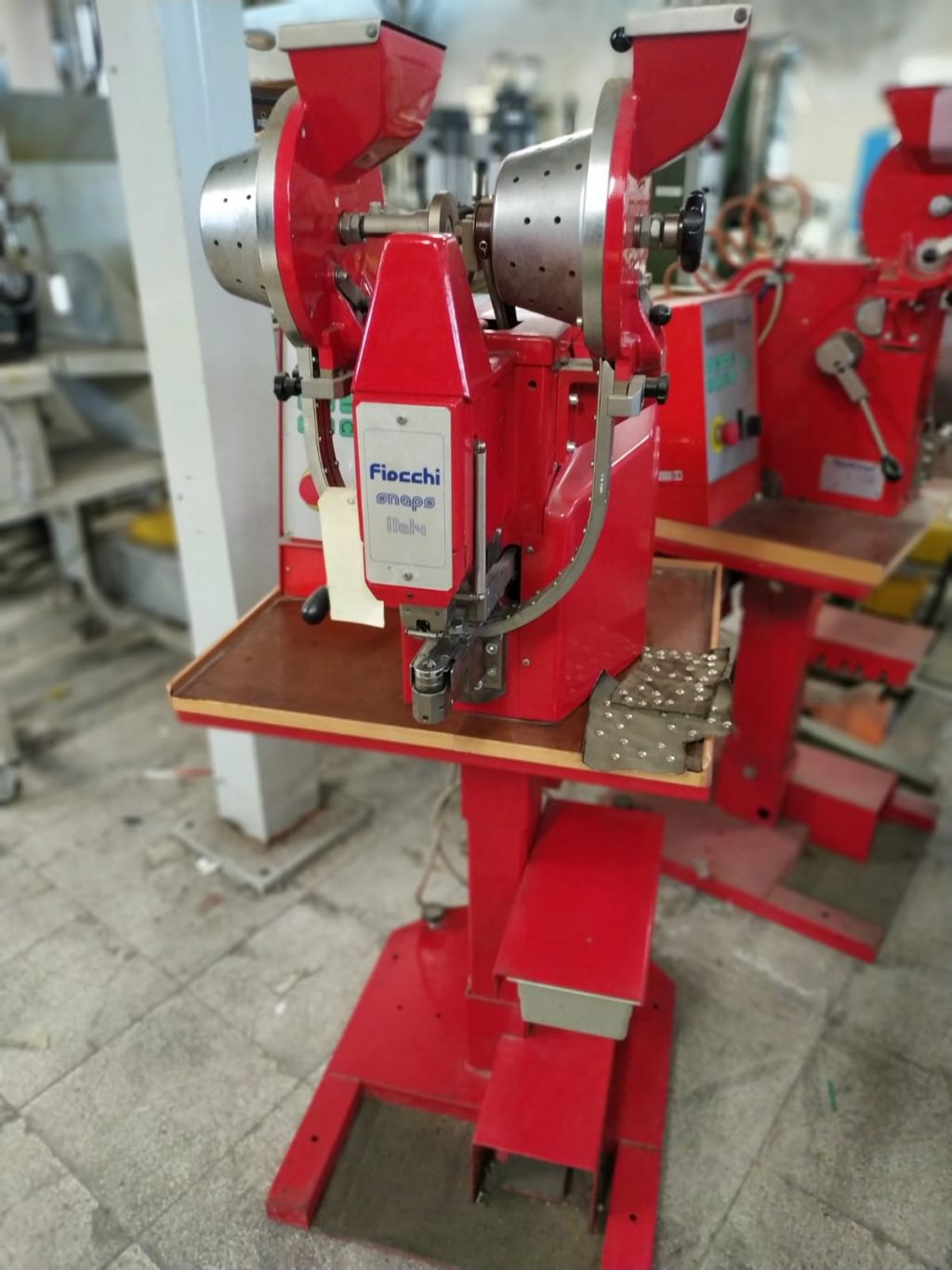 Macchina metti bottoni FIOCCHI  CE