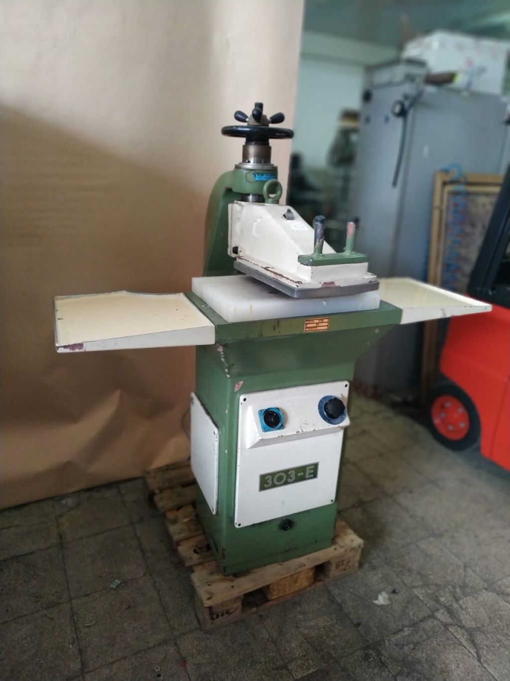 FUSTELLATRICE PUGNO 30X40