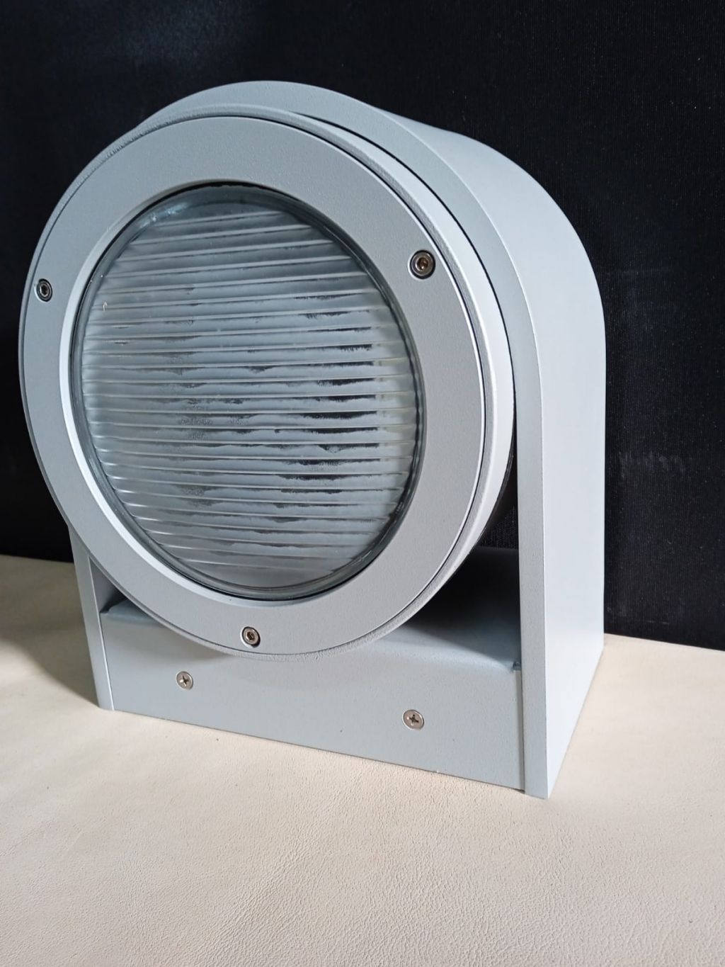 LAMPADA DA TERRA CITY C12/C13 DI ISMOS, PER ESTERNI