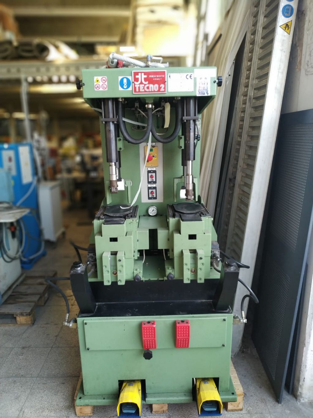 Macchina pressa suole TECNO 2